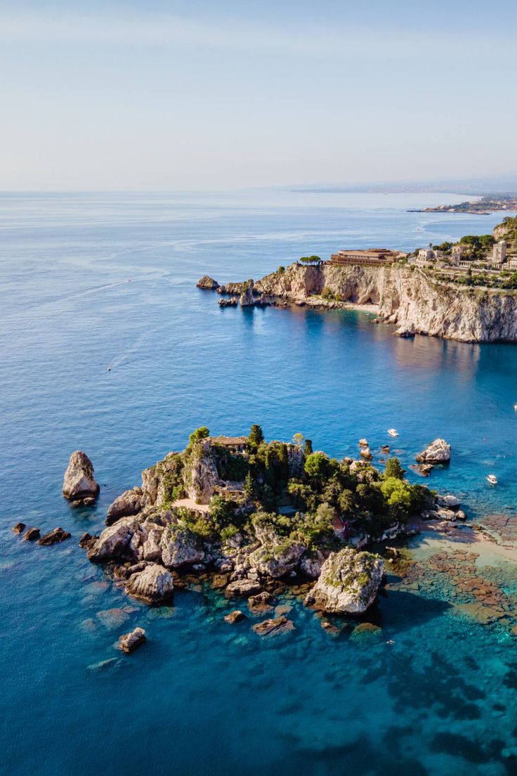a beautiful picture of the ocean in messina, sicily. Close to where Soffia Timepieces is from 